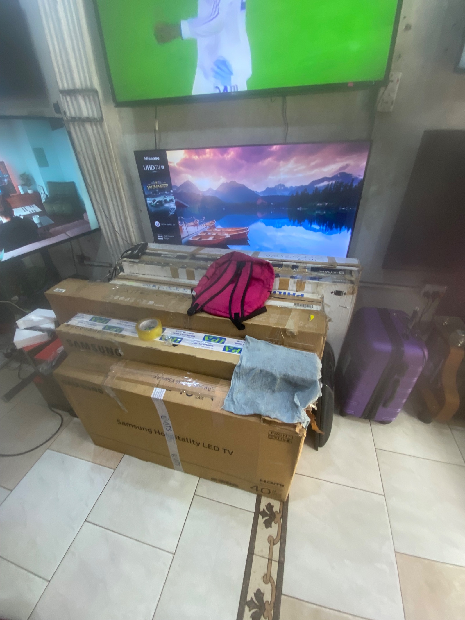 Crown metal tv