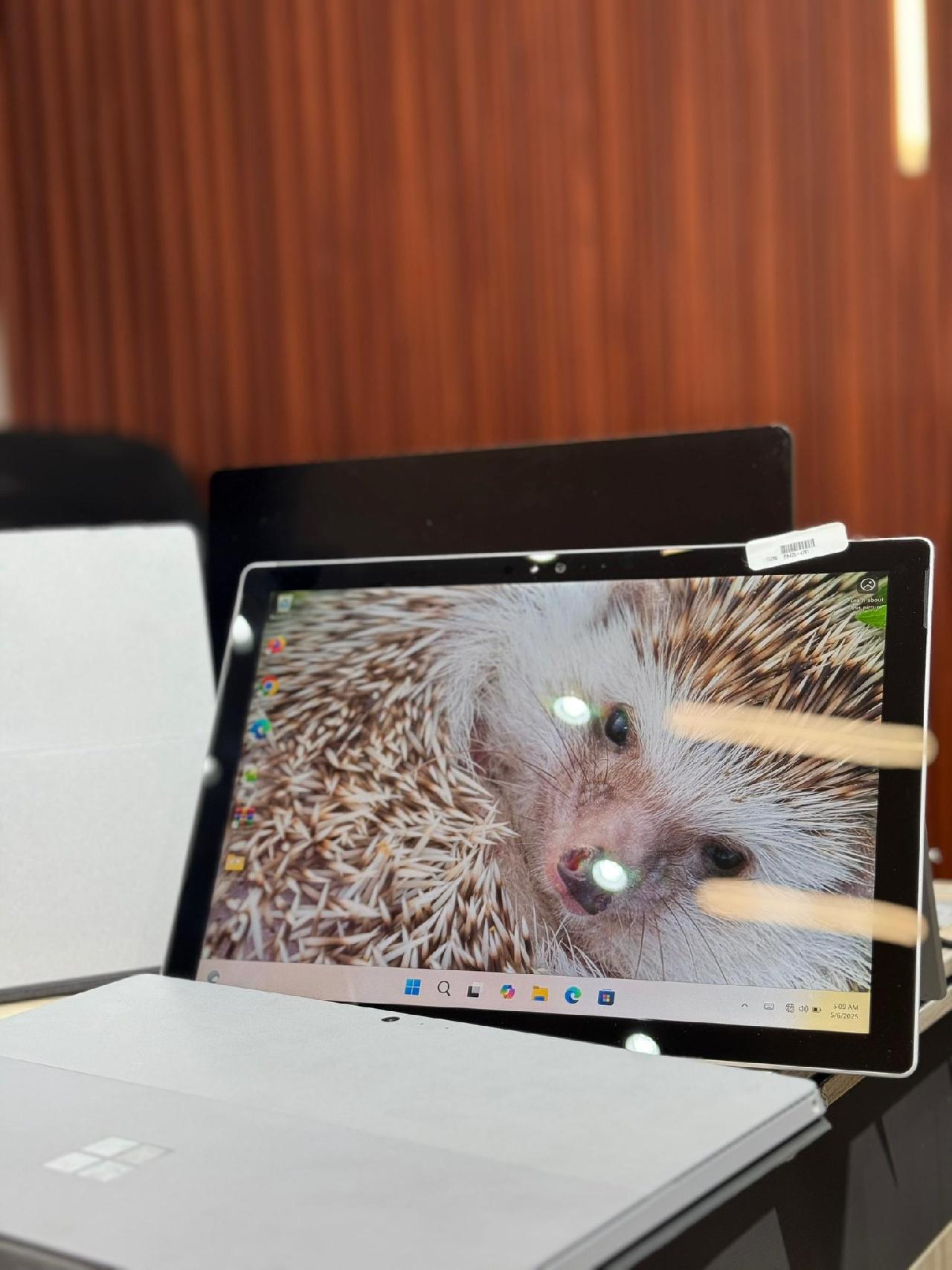 *microsoft surface pro 4* touchscreenintel®️ core i5 8th genturbo frequency•11